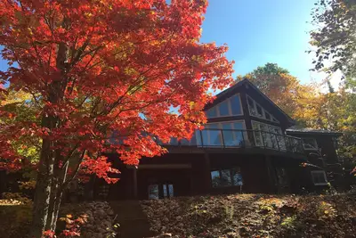 Image de Cottage attrayant au bord du lac