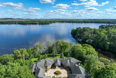 Image de Manoir sur le lac Tainter