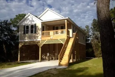 Image de 2 minutes de la plage! *** Nouvelle maison *** Location Dimanche