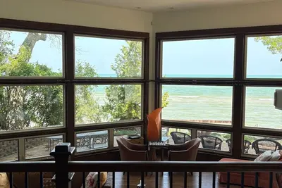 Image de Magnifique Beach House sur Sand Point, Caseville, Michigan