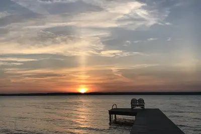 Image de Meilleure valeur sur Seneca Lake! Nouveau remodelage! Rare Level Lakefront on the Wine Trail!