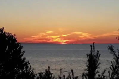 Image de Retraite privée sur le lac Michigan pour jusqu'à 12 personnes dans 2 maisons séparées