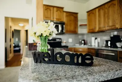 Image de The Shire - \"Il y a du bon dans le monde. \"