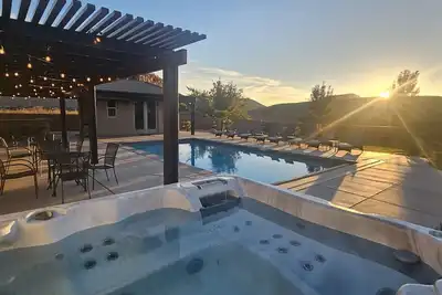 Image de Zion Escape! Votre propre maison privée avec piscine privée et bain à remous!