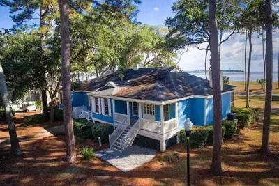 Image de Ocean Front 'Blue Fuskie' Cottage - Piscine - Fabuleux! !
