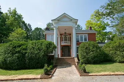 Image de Emplacement moderne et élégant au coeur de Lewisburg