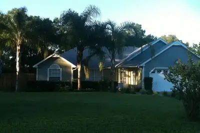 Image de Belle piscine Accueil dans la ville historique près de la plage et des parcs à thème
