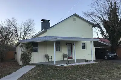 Image de Maison de campagne récemment rénovée située près de la rivière Greenbrier