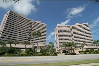 Image de Lever et coucher du-en profiter à la fois de ce Condo sur la plage!