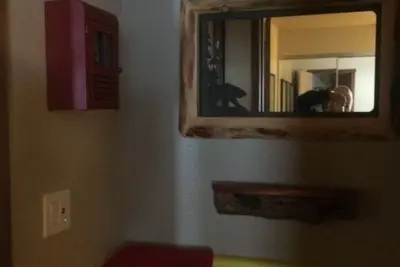 Image de Entièrement rénové confortable condo de 1 chambre à coucher.