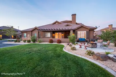 Image de Golf, natation, parc national de Zion, dunes et sentiers Atv / Razor, air pur et ciel bleu