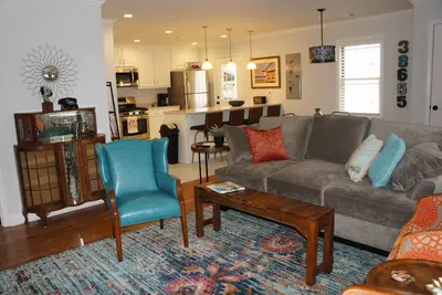Image de Moins de 1, 6 km d'Oxford Square, 2 vanités doubles B / 1b, canapé-lit, 6 couchages
