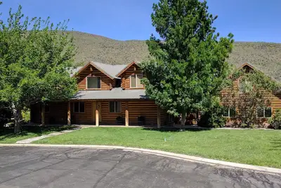 Image de Retraite de luxe en bois rond près du parc national de Zion