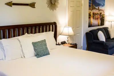 Image de Cozy Cottage près de l'aéroport ((3 min de l'aéroport))