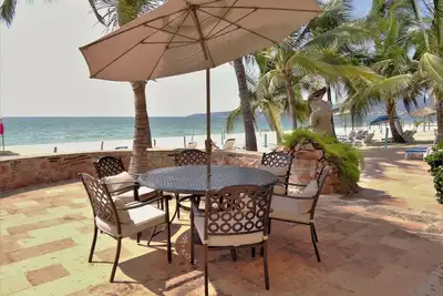 Image de Casa Rana, en bord de mer, de beaux jardins, vue sur l'océan