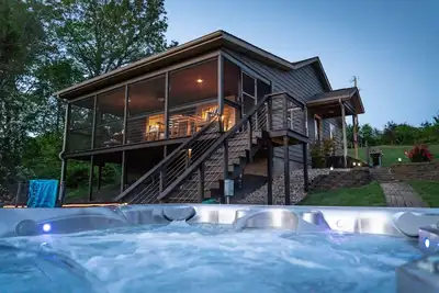 Image de Cabin in Southern Illinois - Hot Tub - Escapade romantique -Shawnee National Forest