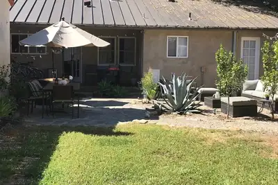 Image de Adorable Centre-Ville Ojai Cottage Avec Le Meilleur Emplacement Au Coeur De La Ville