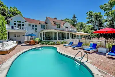 Image de Ultimate Lakefront Retreat avec Kayak Launch à South Haven!