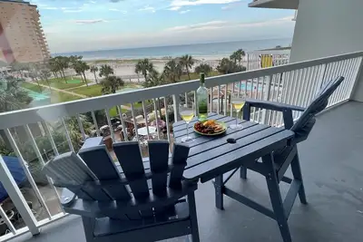 Image de Magnifiquement décoré escapade # 417 Direct Beachfront, 6 personnes,