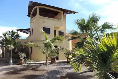 Image de Maison privée à quelques pas de la plage dans un emplacement parfait en ville