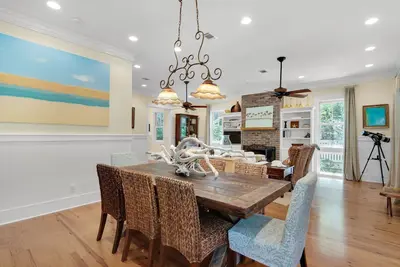 Image de Quintessential Aquarelle Beach Cottage