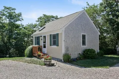 Image de Cottage avec espace de vie bonus dans N. Truro, sur la magnifique Cape Outer