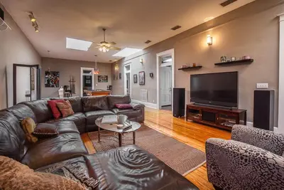 Image de Penthouse au coeur de la ville historique de Ybor à Tampa