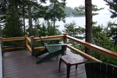 Image de Private Oceanfront Cottage 1930 Avec Dock Deep Water