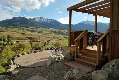 Image de Wanderlust Haven surplombe le cœur de Gardiner, à côté de Yellowstone Parc Nat'l