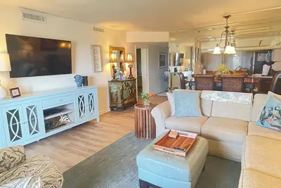 Image de 2br Beach Front Condo- Unité rez de chaussée!