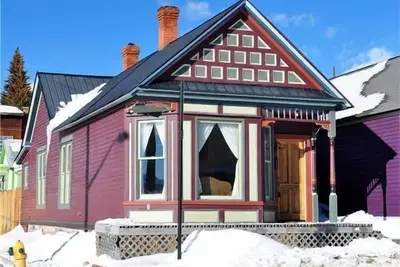 Image de Belle, chaleureuse et ensoleillée cabine des mineurs des années 1880. Great Remodel - Bain à remous, Wifi!