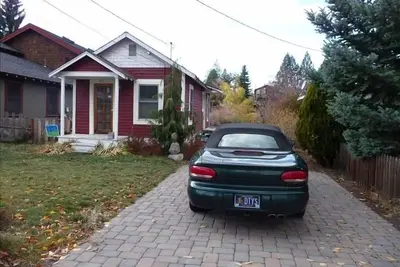 Image de Riverfront Cottage -Près de Drake Park, à pied de la ville.