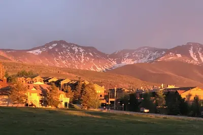 Image de Des vues incroyables! Magnifique condo mis à jour à Winter Park