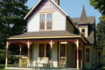 Image de Superbe grande maison victorienne Dans Elberta / Zone Frankfort