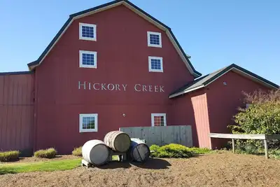 Image de Des souvenirs sont faits ici à la maison d'hôtes de notre cave au cœur du pays du vin