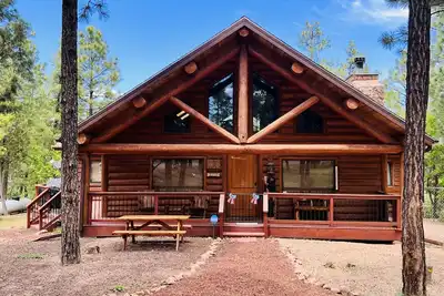 Image de La tranquillité dans les grands pins de Lakeside, Arizona à Ziggy's Hideaway