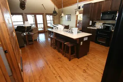 Image de Capacité d'accueil 22 personnes / 6 chambres à coucher / Spa privatif / Au bord du lac / Complexe hôtelier Gratuit