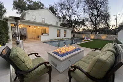 Image de Colonial moderne de luxe à Tarrytown près du centre-ville, Zilker, lac Austin