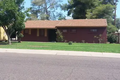 Image de Maison accueillante pour les animaux, familiale et amicale, centrale à tout Phoenix