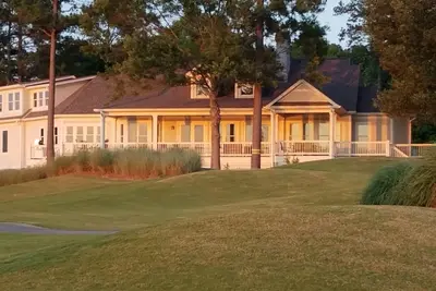 Image de Reynolds Lake Oconee Designer Home - Vue imprenable sur le lac et accès au terrain de golf!