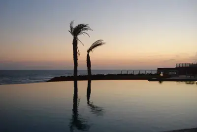 Image de Spectaculaire condo au rez-de-chaussée avec vue sur l'océan à Las Palomas!