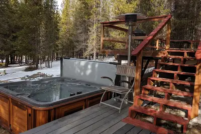 Image de Deux cabines situées sur Cresent Creek!
