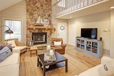 Image de Retraite familiale de luxe à pied de la plage, foyer, 4 vélos, grill, WiFi, salle de jeux