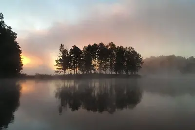 Image de Beautiful Lake Front Large Assez pour toute la famille élargie