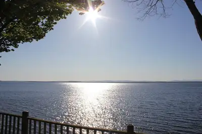 Image de Lac privé Shore Accueil avec une vue imprenable