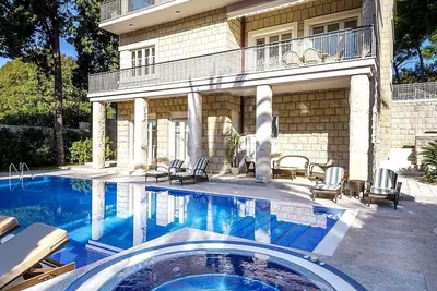 Image de Belle villa privée SeaFront | Quartier calme proche du centre | Services de luxe