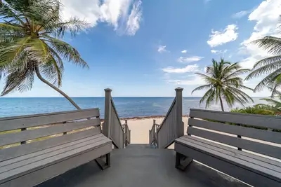 Image de Cozy Cayman Beach Front Cottage - Emerald Sea House