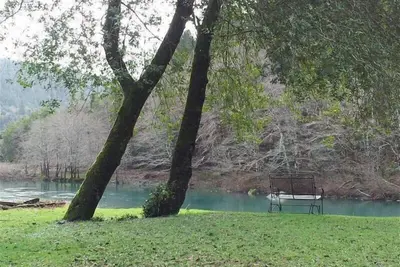 Image de The Chetco River Inn Cottage-Private River Frontage, 36 acres-Relax, Swim, Fish