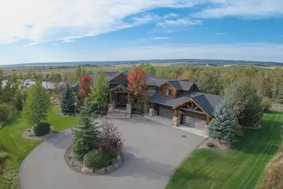 Image de Luxury Lodge, Private Lake, 8 000 pi2, 9 ch, pour le rendez-vous ultime