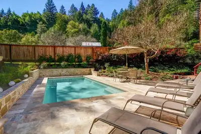 Image de Wine Country Hideaway: 4br, maison rurale de 2200 pieds carrés avec piscine chauffée à l'énergie solaire